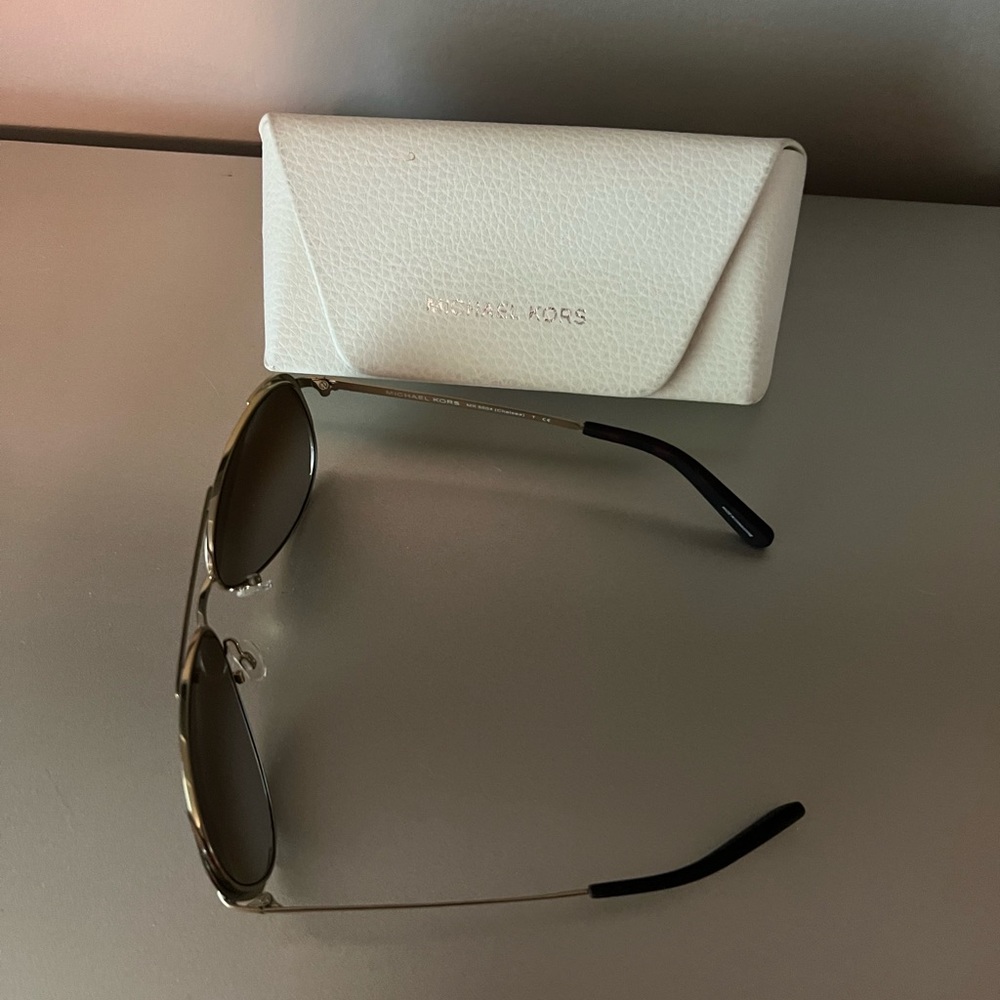 Michael Kors sunglasses with light grey/dark brown polarised gradient lenses. - Picture 6 of 7